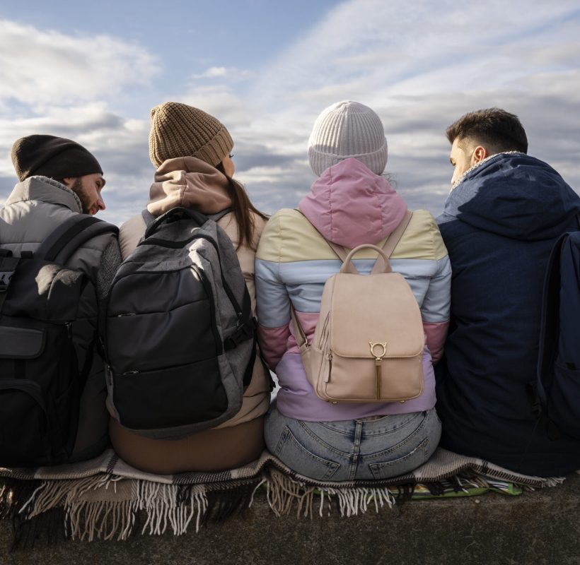 medium-shot-friends-with-backpacks